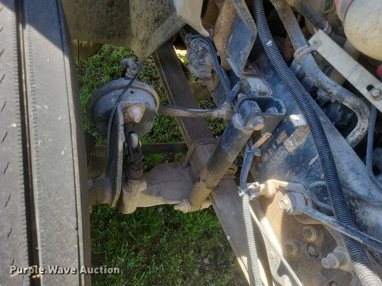 image for item EJ7952 2010 International  4400 truck cab and chassis