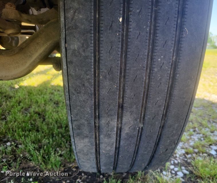 image for item EJ7952 2010 International  4400 truck cab and chassis