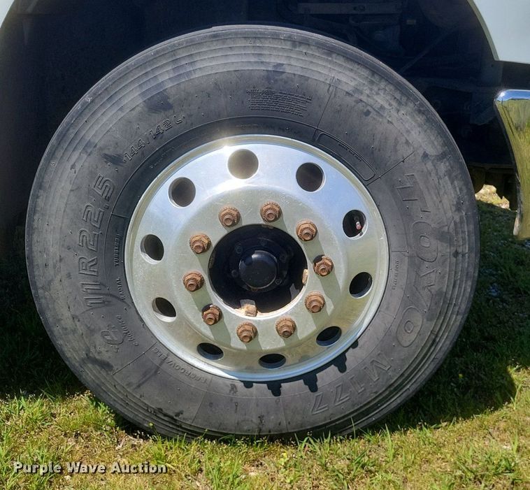 image for item EJ7952 2010 International  4400 truck cab and chassis