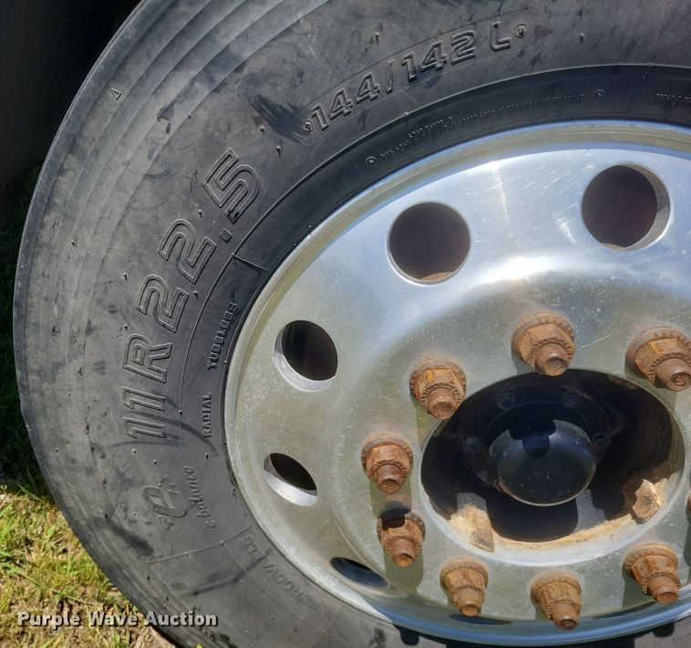 image for item EJ7952 2010 International  4400 truck cab and chassis