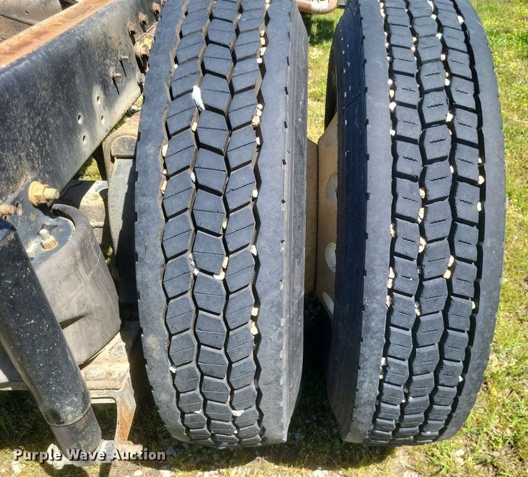 image for item EJ7952 2010 International  4400 truck cab and chassis