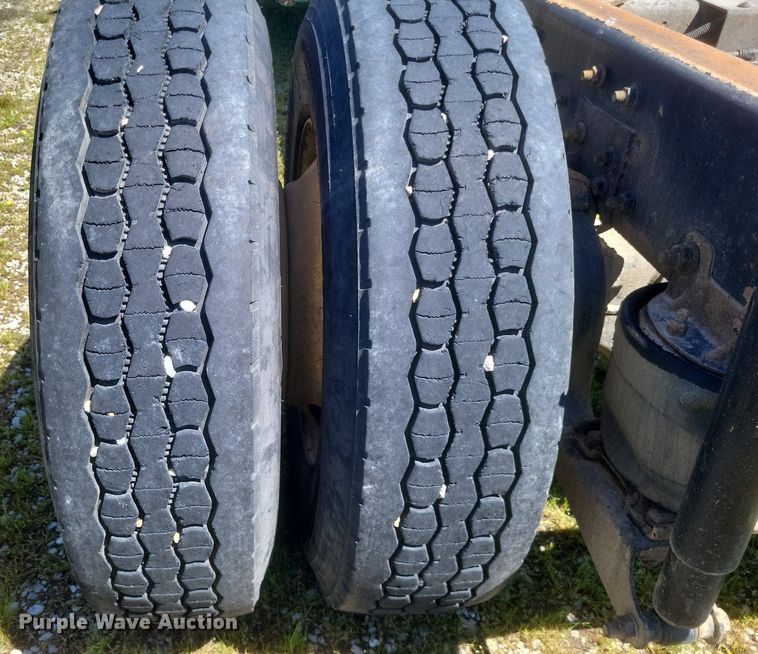 image for item EJ7952 2010 International  4400 truck cab and chassis