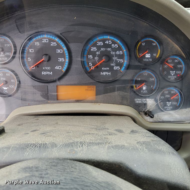 image for item EJ7952 2010 International  4400 truck cab and chassis