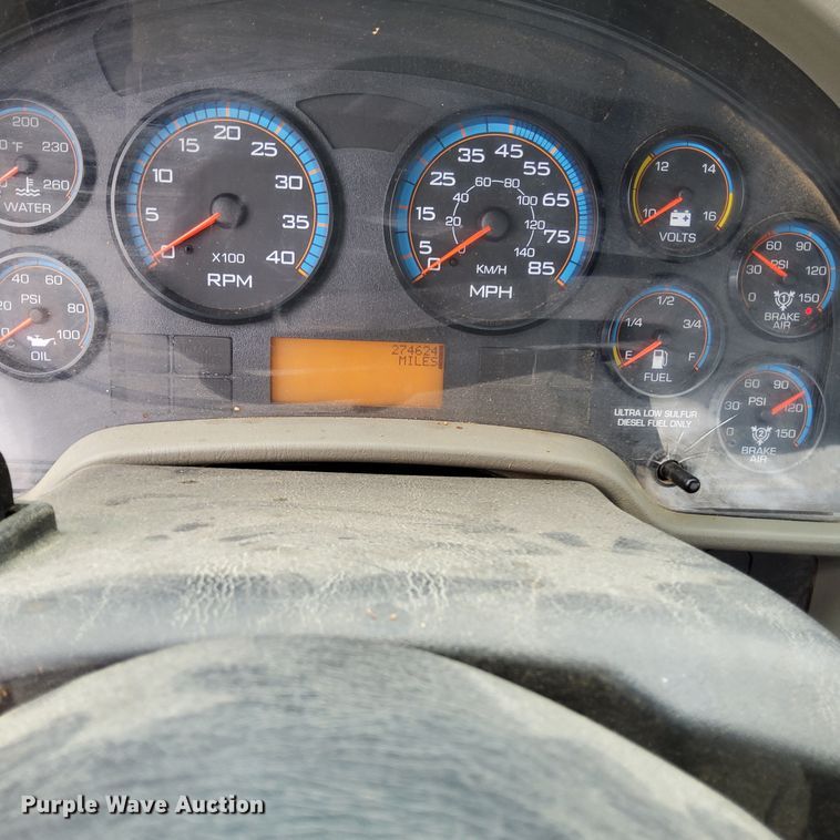 image for item EJ7952 2010 International  4400 truck cab and chassis