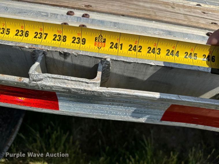 image for item IE9016 2001 Fontaine IFTW-6-8048WSAWK flatbed trailer