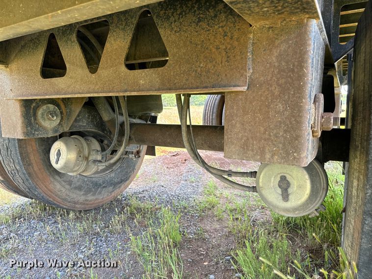 image for item IE9016 2001 Fontaine IFTW-6-8048WSAWK flatbed trailer