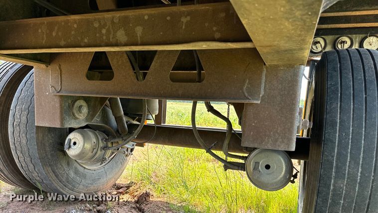 image for item IE9016 2001 Fontaine IFTW-6-8048WSAWK flatbed trailer