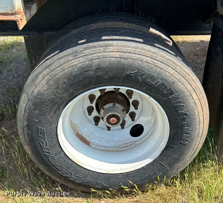 image for item IE9016 2001 Fontaine IFTW-6-8048WSAWK flatbed trailer