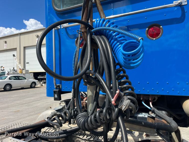 image for item LD9416 1998 Peterbilt 378 semi truck