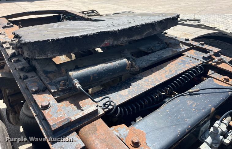 image for item LD9416 1998 Peterbilt 378 semi truck