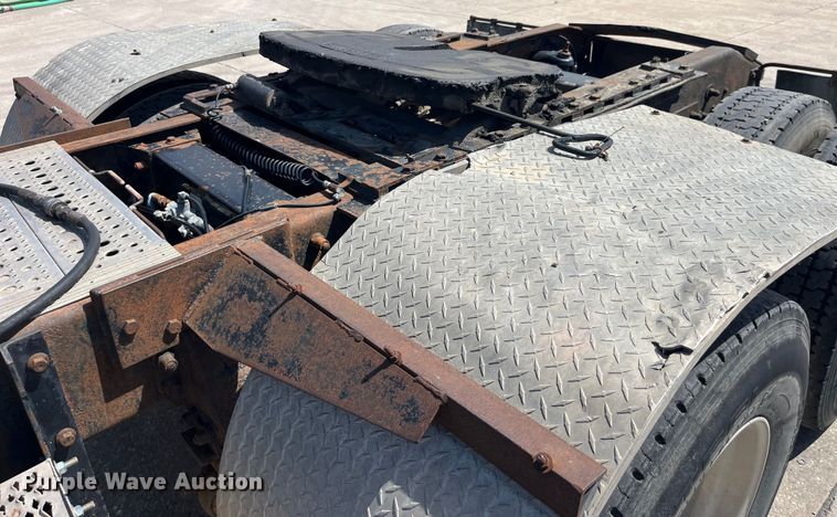 image for item LD9416 1998 Peterbilt 378 semi truck