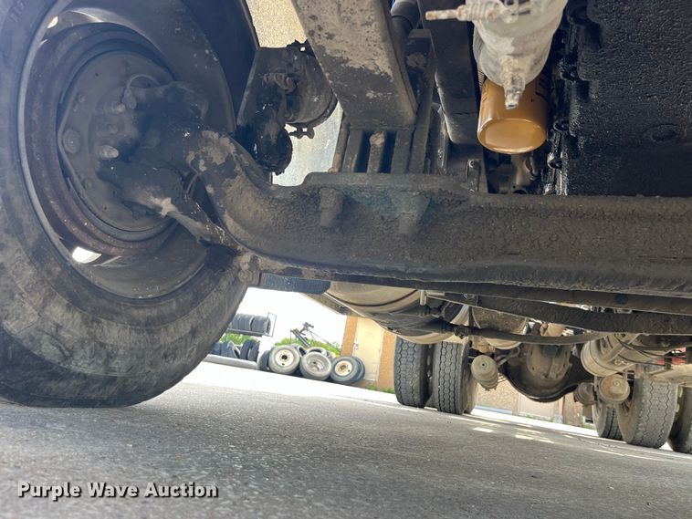 image for item LD9416 1998 Peterbilt 378 semi truck