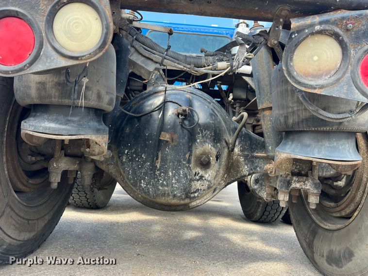 image for item LD9416 1998 Peterbilt 378 semi truck