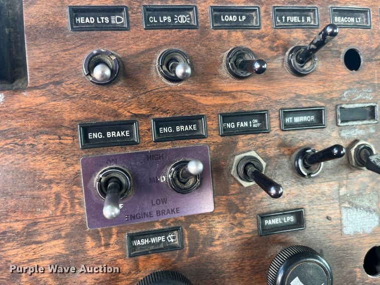 image for item LD9416 1998 Peterbilt 378 semi truck