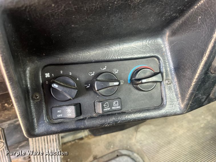 image for item LD9416 1998 Peterbilt 378 semi truck