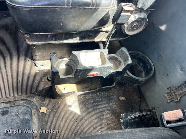 image for item LD9416 1998 Peterbilt 378 semi truck