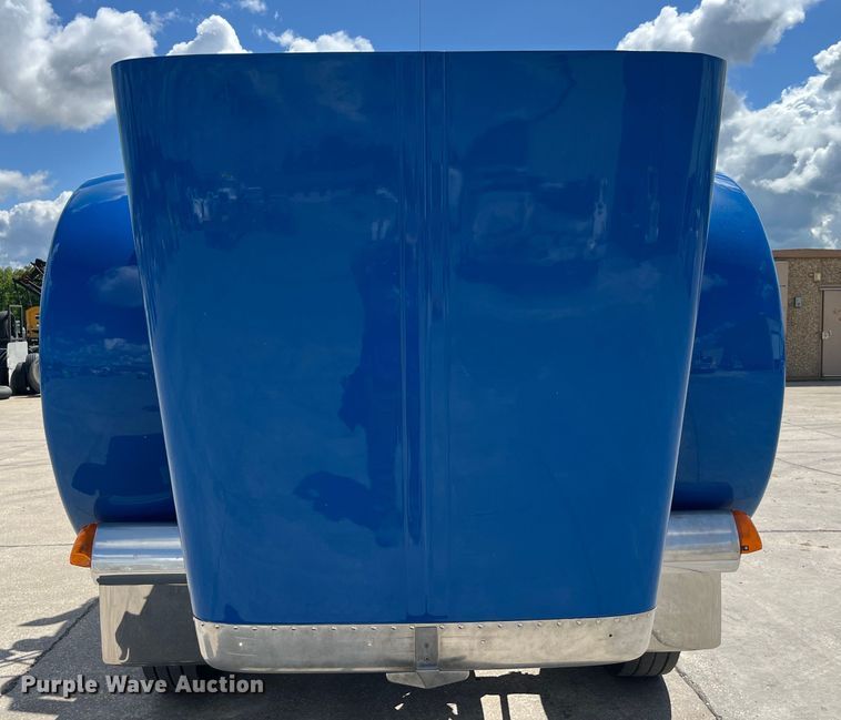 image for item LD9416 1998 Peterbilt 378 semi truck