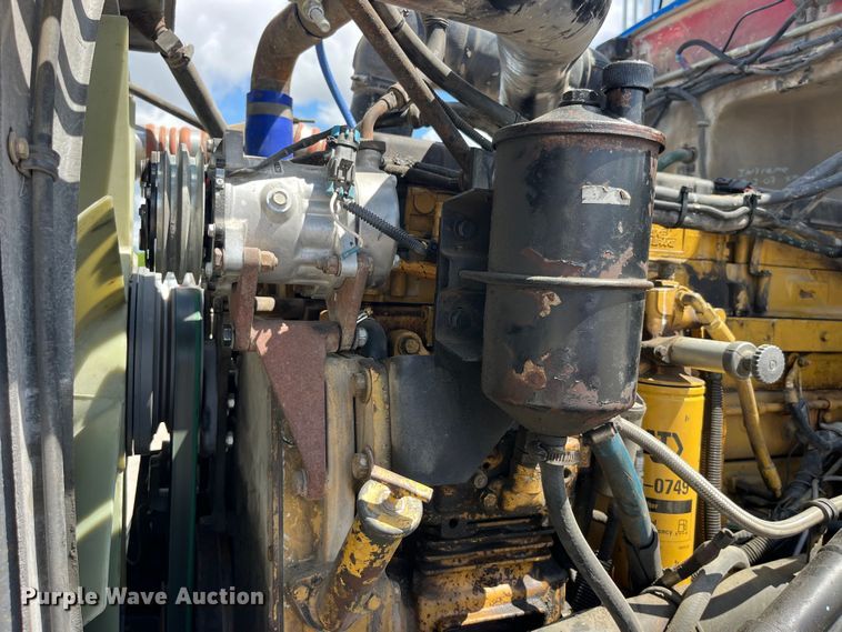 image for item LD9416 1998 Peterbilt 378 semi truck