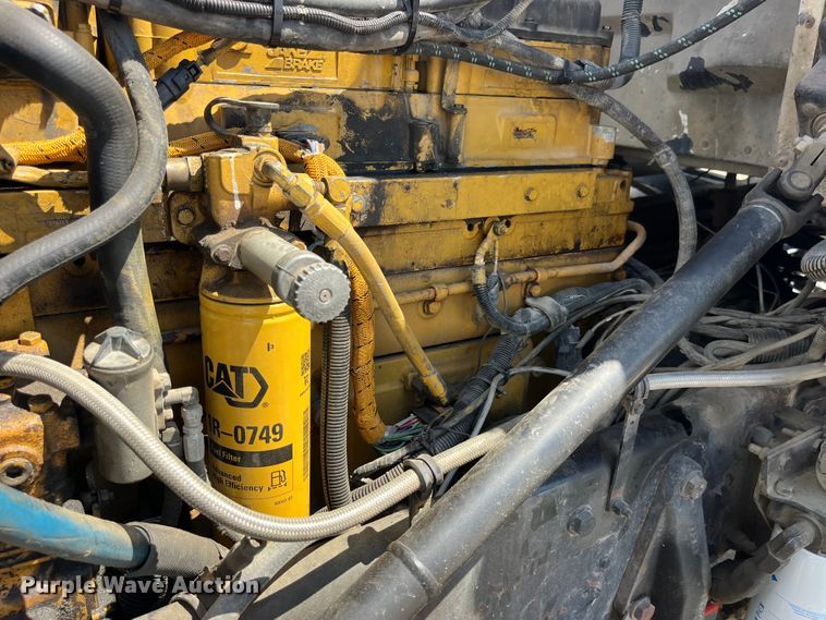 image for item LD9416 1998 Peterbilt 378 semi truck