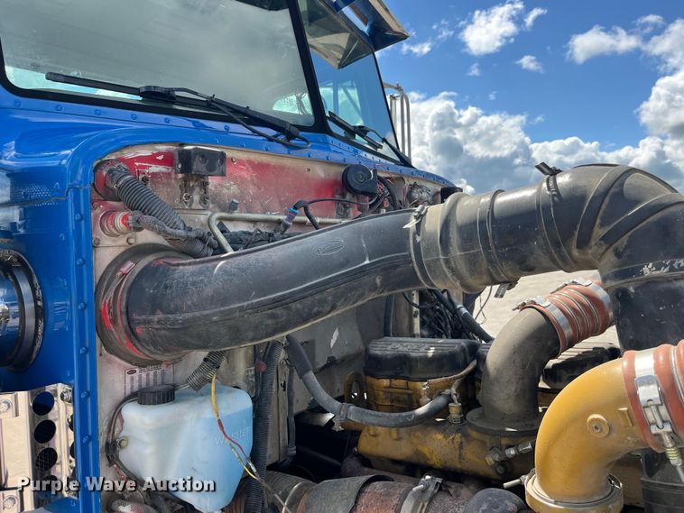 image for item LD9416 1998 Peterbilt 378 semi truck