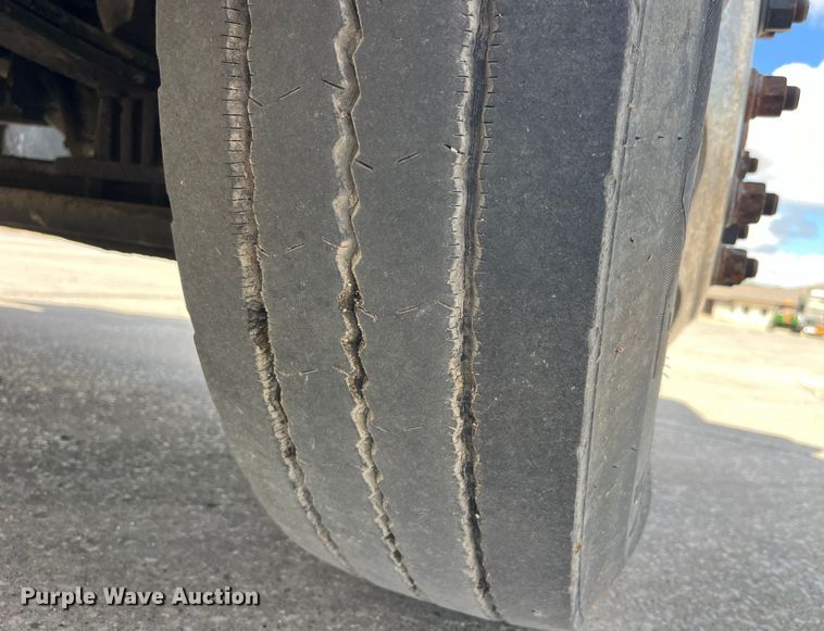 image for item LD9416 1998 Peterbilt 378 semi truck