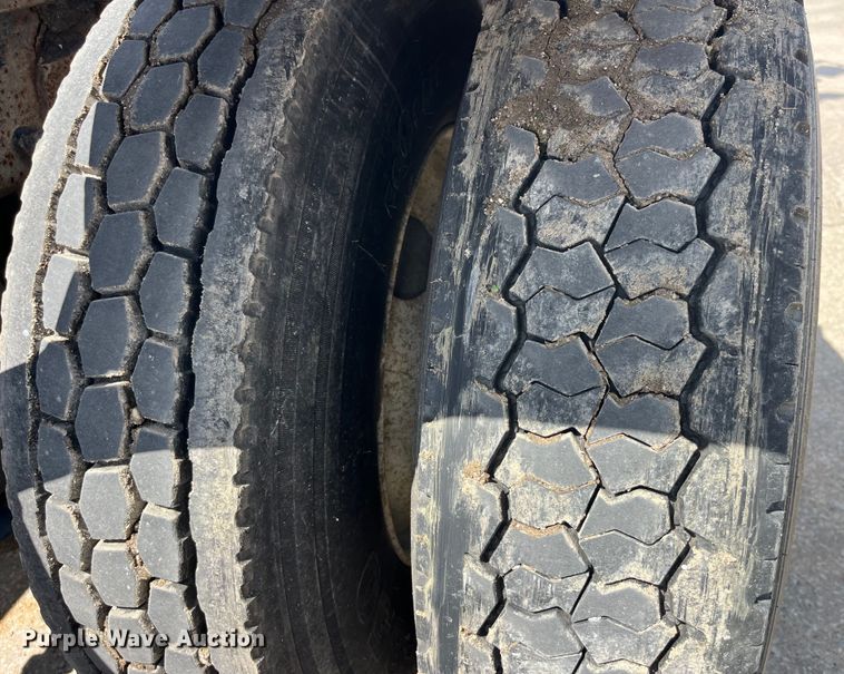 image for item LD9416 1998 Peterbilt 378 semi truck