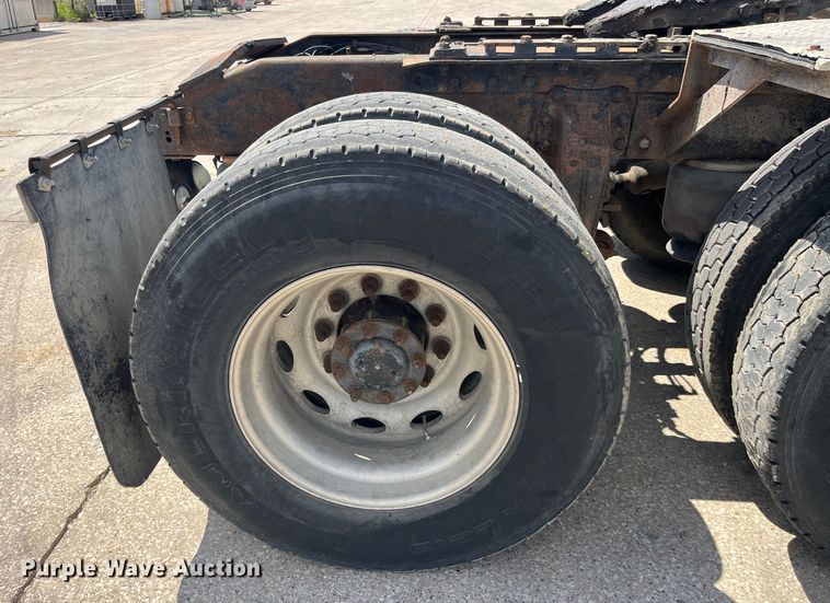 image for item LD9416 1998 Peterbilt 378 semi truck