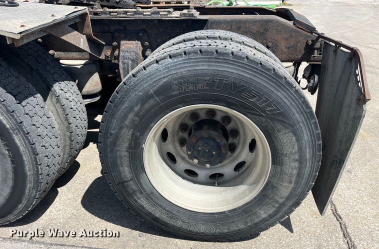 image for item LD9416 1998 Peterbilt 378 semi truck