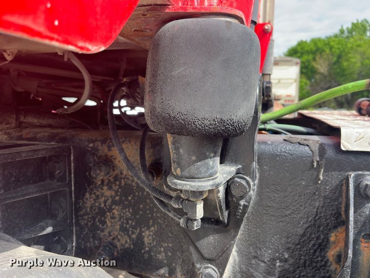 image for item LD9537 2004 Peterbilt 378 semi truck