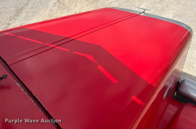 image for item LD9537 2004 Peterbilt 378 semi truck