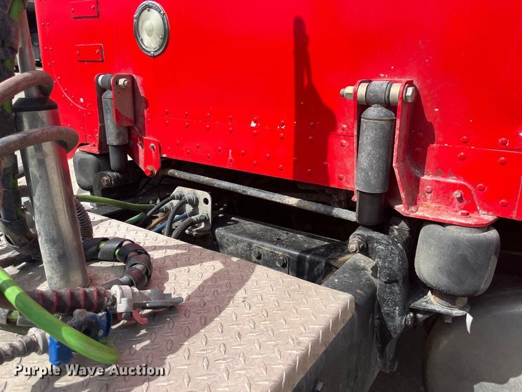 image for item LD9537 2004 Peterbilt 378 semi truck