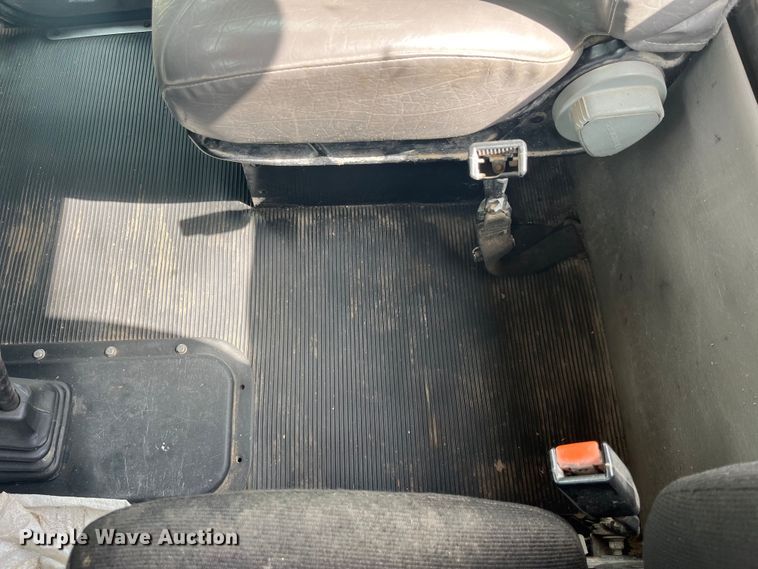 image for item LD9537 2004 Peterbilt 378 semi truck