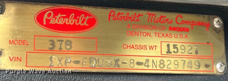 image for item LD9537 2004 Peterbilt 378 semi truck