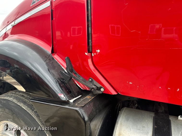 image for item LR9339 2007 Freightliner Columbia  semi truck