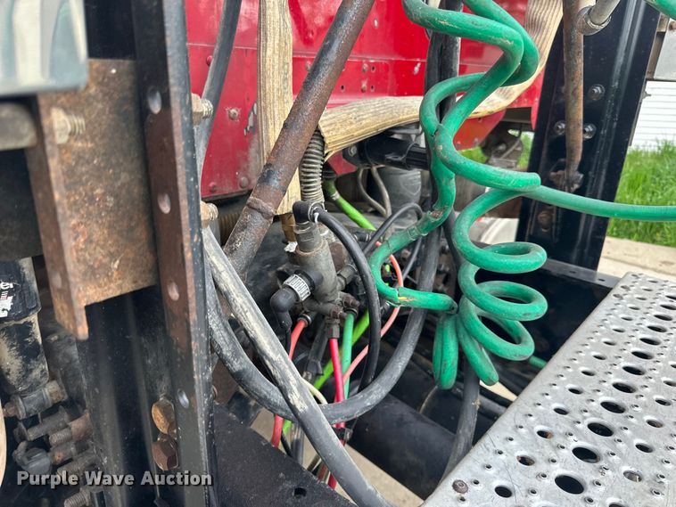 image for item LR9339 2007 Freightliner Columbia  semi truck