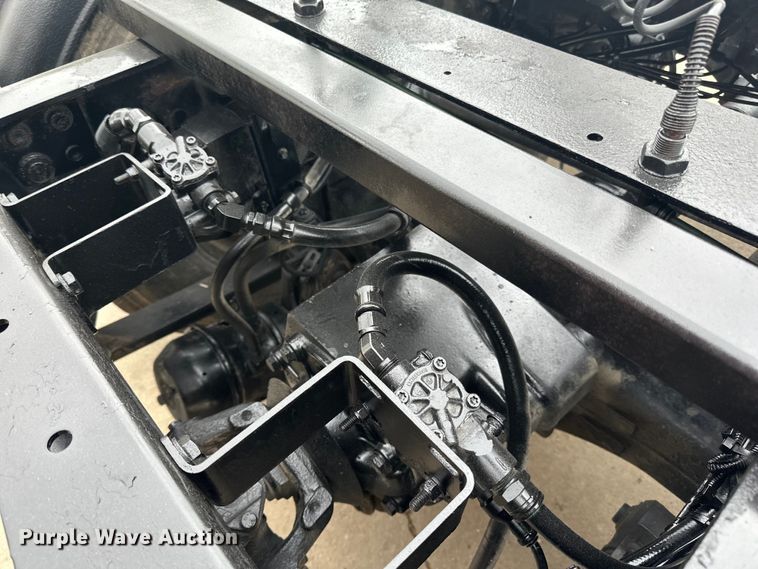 image for item LR9339 2007 Freightliner Columbia  semi truck