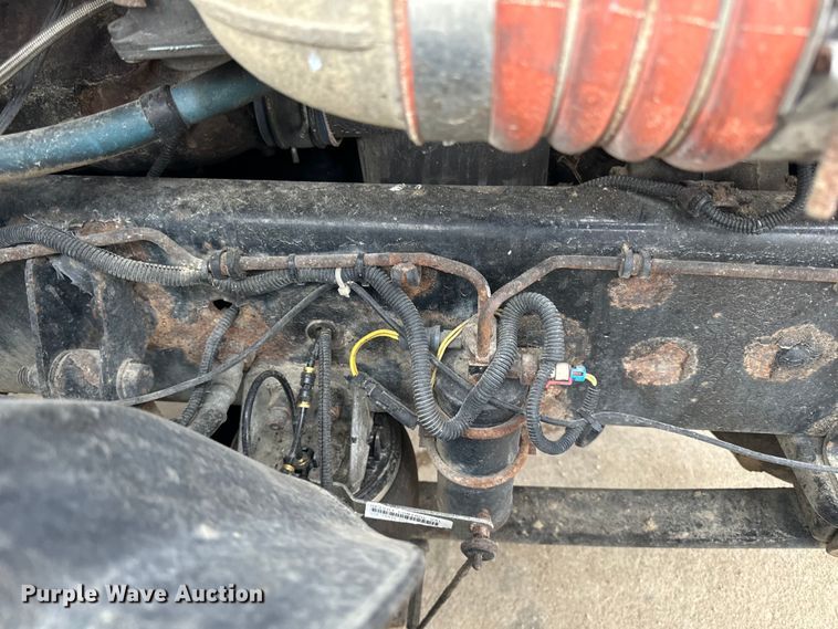 image for item LR9339 2007 Freightliner Columbia  semi truck