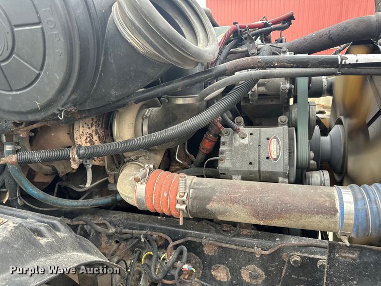 image for item LR9339 2007 Freightliner Columbia  semi truck