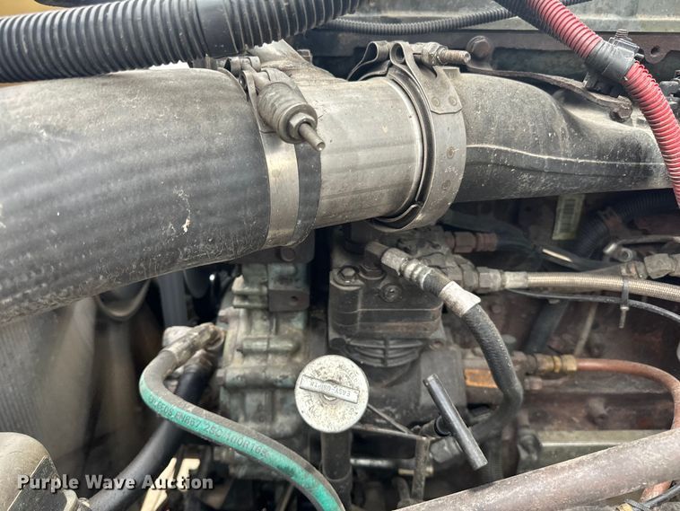 image for item LR9339 2007 Freightliner Columbia  semi truck