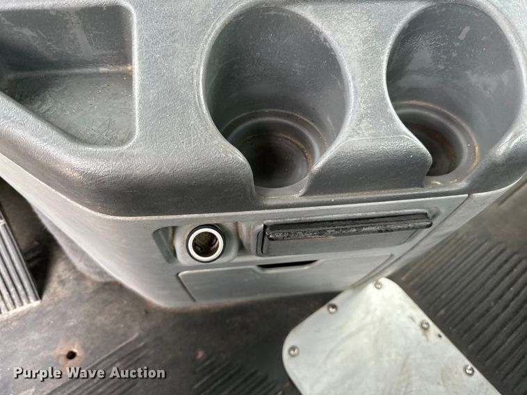 image for item LR9339 2007 Freightliner Columbia  semi truck