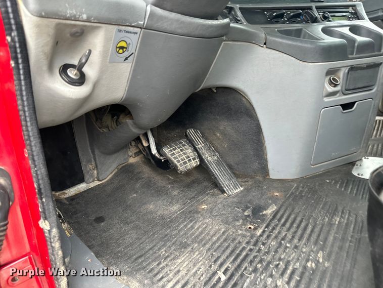 image for item LR9339 2007 Freightliner Columbia  semi truck