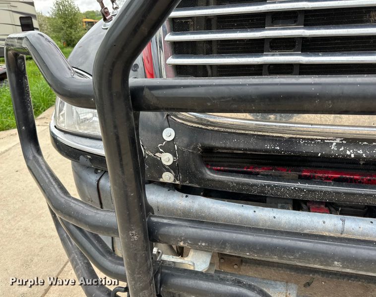 image for item LR9340 2005 Freightliner  Columbia semi truck
