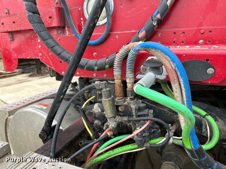 image for item LR9340 2005 Freightliner  Columbia semi truck