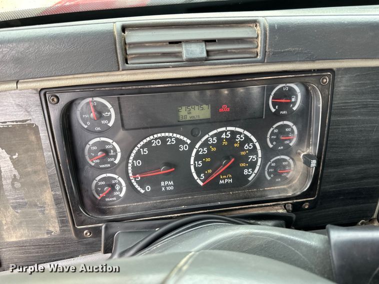 image for item LR9340 2005 Freightliner  Columbia semi truck