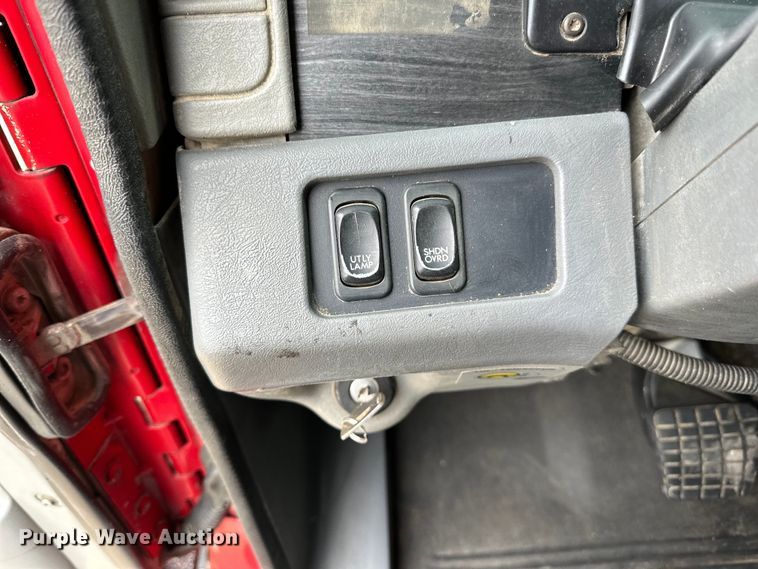 image for item LR9340 2005 Freightliner  Columbia semi truck