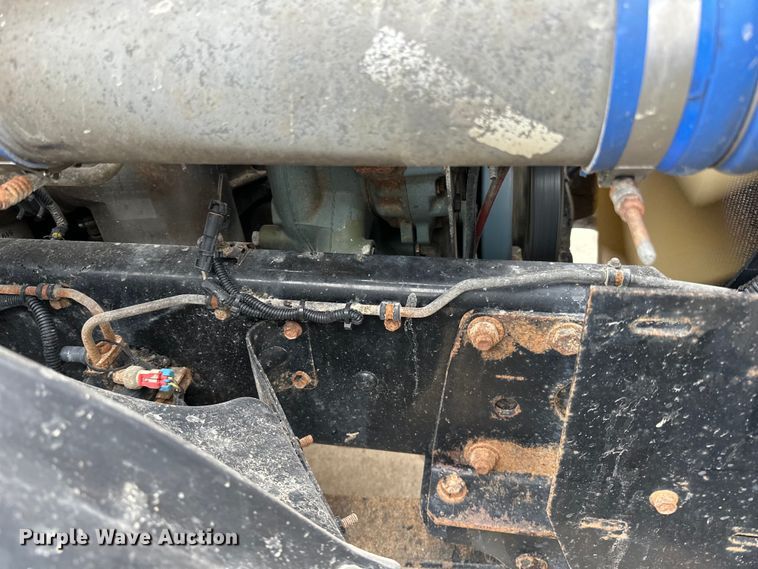 image for item LR9340 2005 Freightliner  Columbia semi truck
