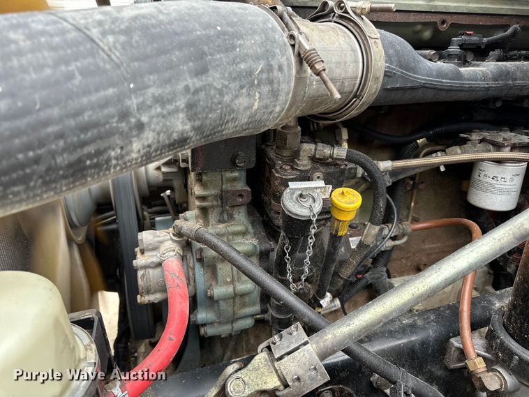 image for item LR9340 2005 Freightliner  Columbia semi truck