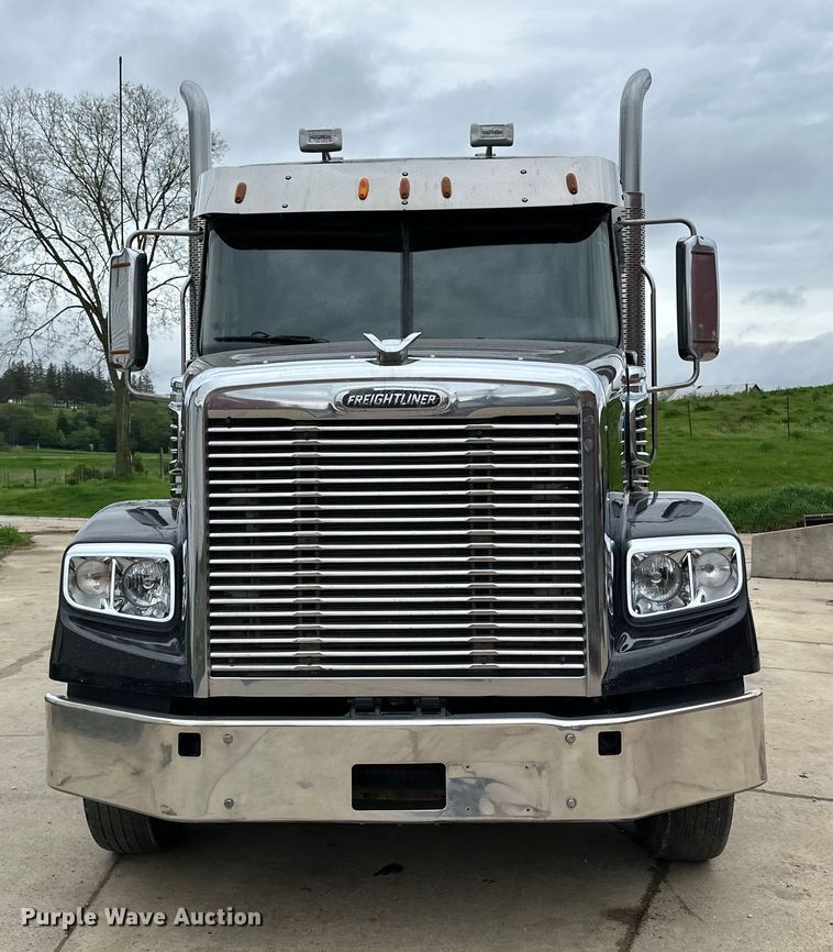 image for item LR9341 2011 Freightliner  Coronado semi truck