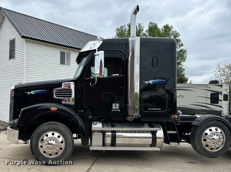 image for item LR9341 2011 Freightliner  Coronado semi truck