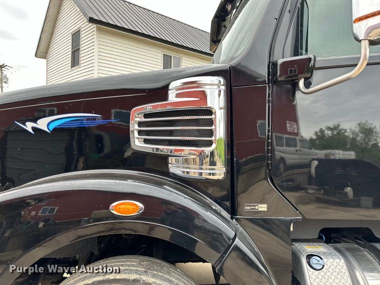 image for item LR9341 2011 Freightliner  Coronado semi truck